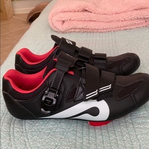 Peloton shoes size 43